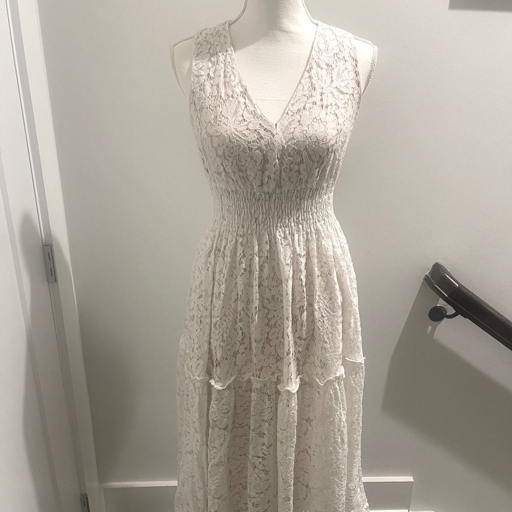 White Taylor lace sleeveless dress